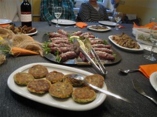 Gefüllte Hackfleischrolle - Kartoffeltaler - Rauchfleisch-Röllchen